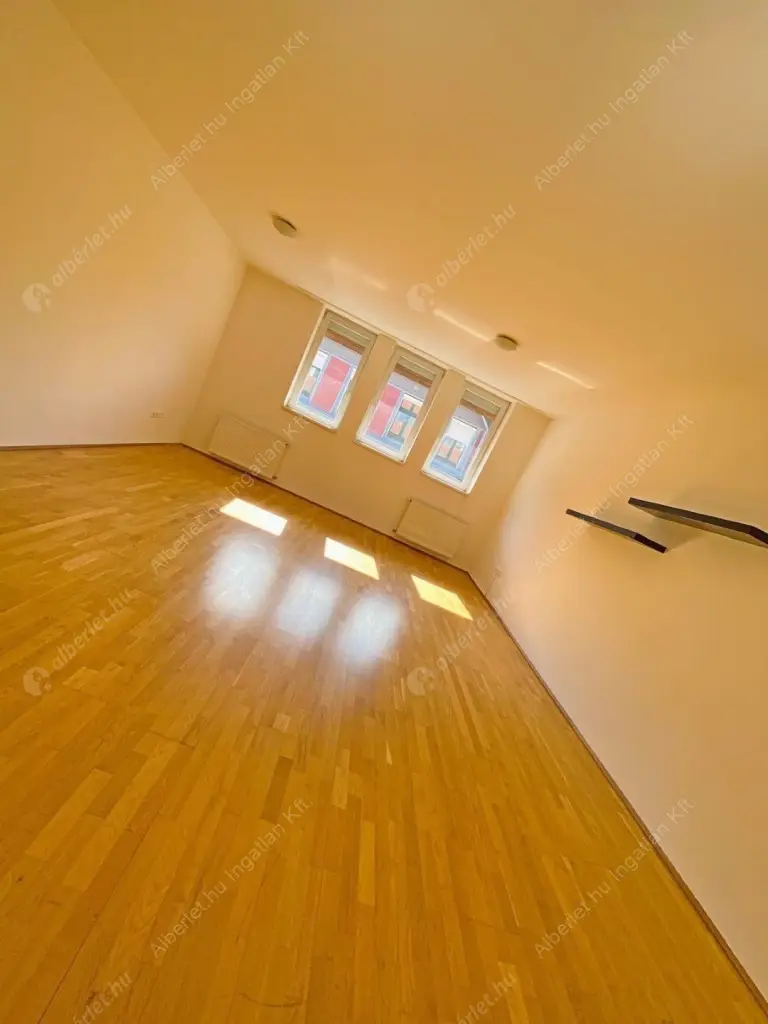 Kiadó albérlet 280000 Ft/hó áron: Budapest, VI. kerület  Izabella utca. Mérete: 62 nm, 1 szobás | Alberlet.hu - 6598054