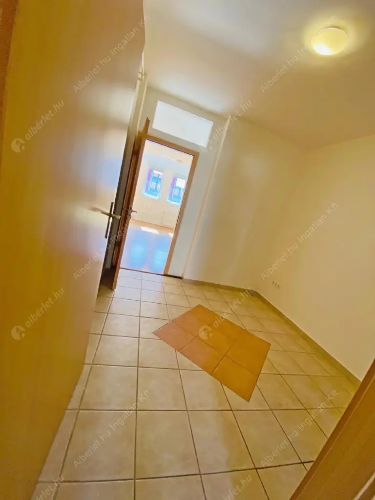 Kiadó albérlet 280000 Ft/hó áron: Budapest, VI. kerület  Izabella utca. Mérete: 62 nm, 1 szobás | Alberlet.hu - 6598060