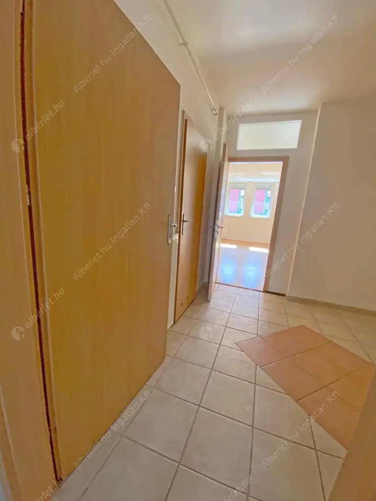 Kiadó albérlet 280000 Ft/hó áron: Budapest, VI. kerület  Izabella utca. Mérete: 62 nm, 1 szobás | Alberlet.hu - 6598066