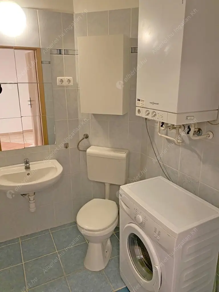 Kiadó albérlet 280000 Ft/hó áron: Budapest, VI. kerület  Izabella utca. Mérete: 62 nm, 1 szobás | Alberlet.hu - 6598070