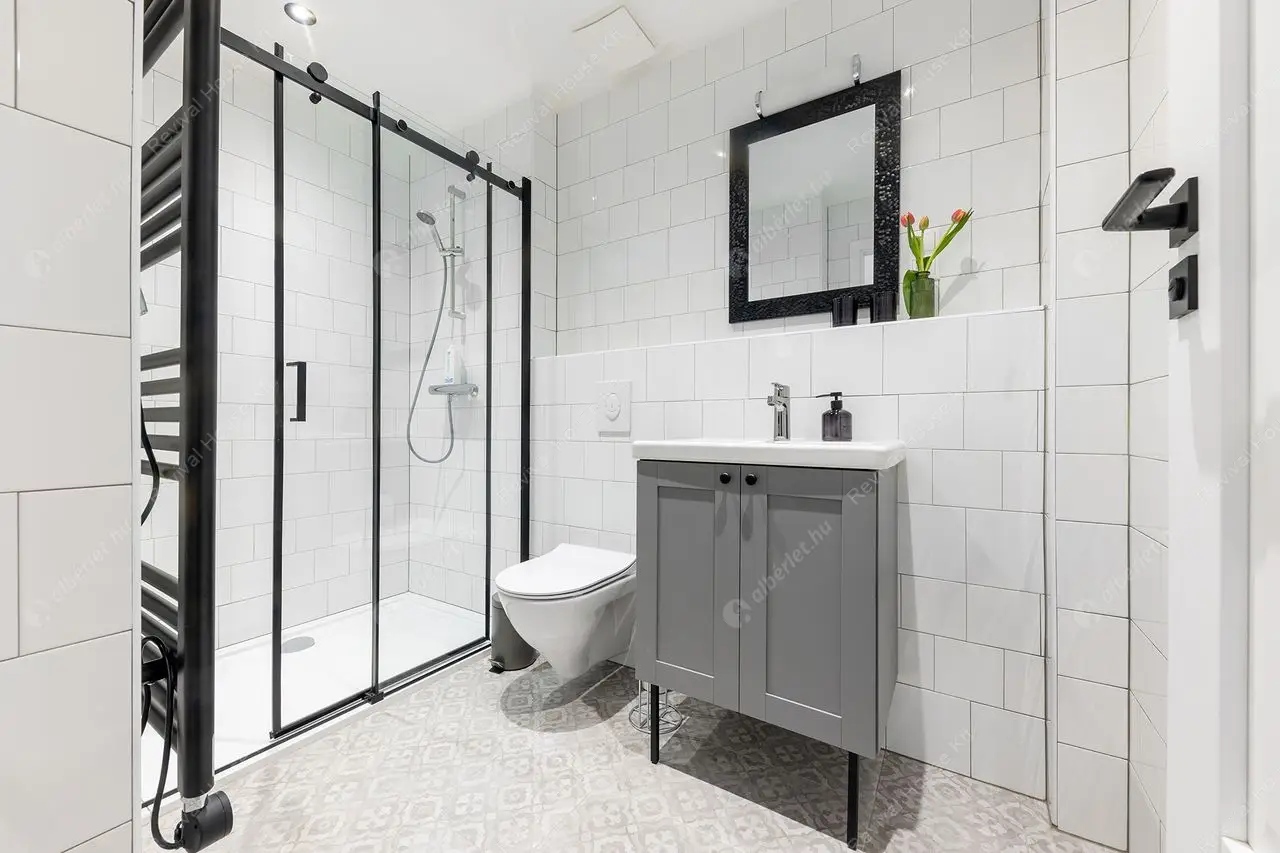 Kiadó albérlet 619000 Ft/hó áron: Budapest, VI. kerület  Izabella utca. Mérete: 90 nm, 4 szobás | Alberlet.hu - 6601321