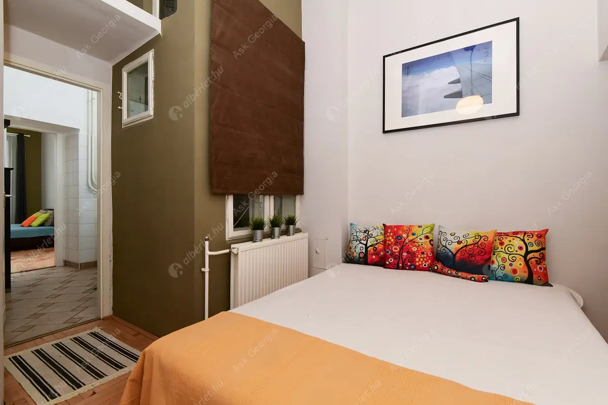 Kiadó albérlet 425000 Ft/hó áron: Budapest, VI. kerület  Jókai tér. Mérete: 85 nm, 3 szobás | Alberlet.hu - 6627356