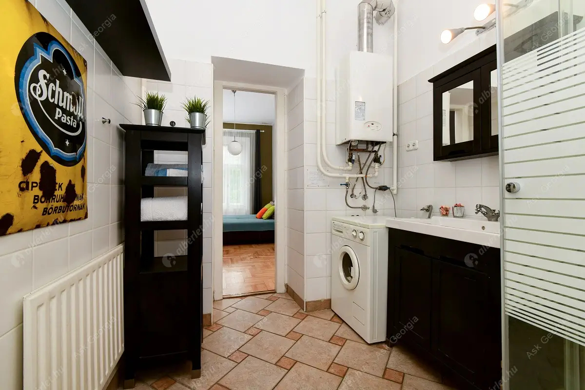 Kiadó albérlet 425000 Ft/hó áron: Budapest, VI. kerület  Jókai tér. Mérete: 85 nm, 3 szobás | Alberlet.hu - 6627360