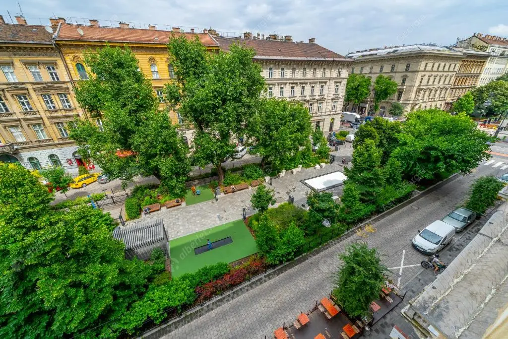 Kiadó albérlet 425000 Ft/hó áron: Budapest, VI. kerület  Jókai tér. Mérete: 85 nm, 3 szobás | Alberlet.hu - 6627365