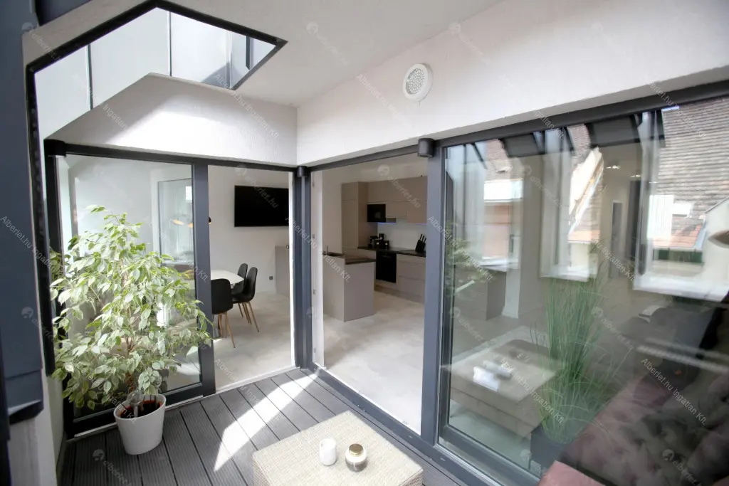 Kiadó albérlet 1516000 Ft/hó áron: Budapest, VI. kerület  Jókai utca. Mérete: 136 nm, 4 szobás | Alberlet.hu - 6660400