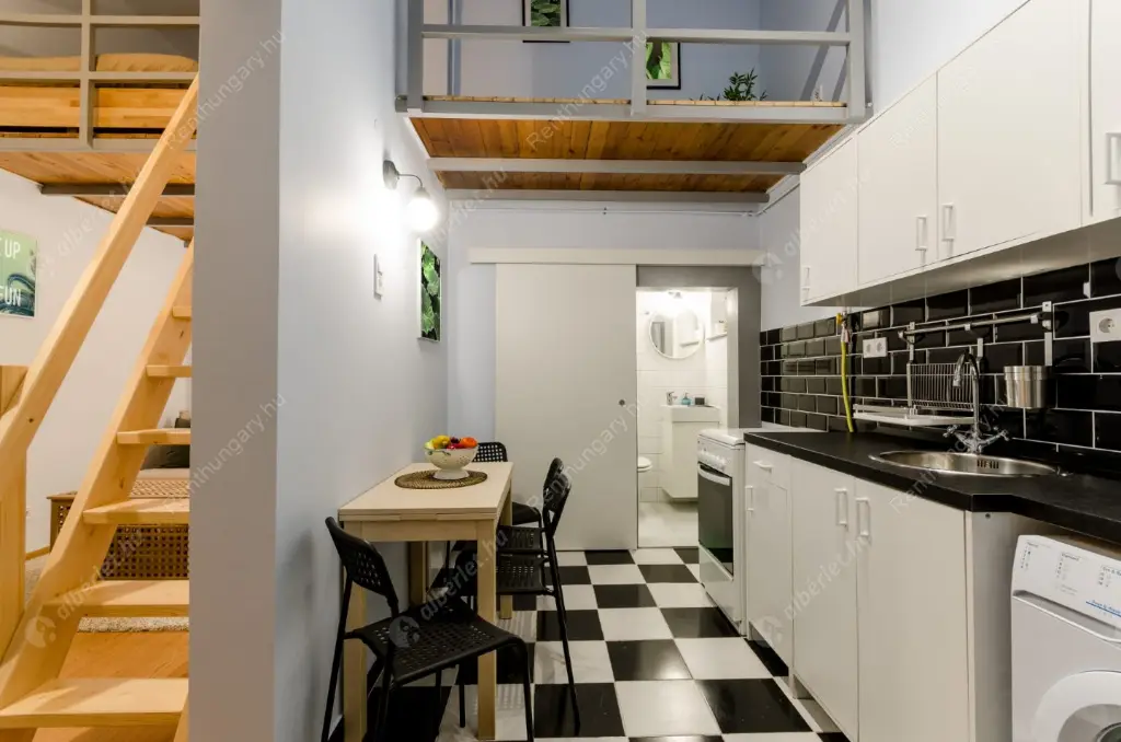 Kiadó albérlet 190000 Ft/hó áron: Budapest, VI. kerület  Jókai utca. Mérete: 26 nm, 1 szobás | Alberlet.hu - 6621898