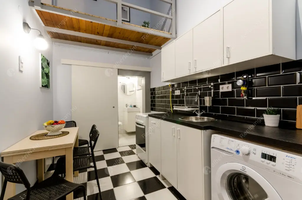 Kiadó albérlet 190000 Ft/hó áron: Budapest, VI. kerület  Jókai utca. Mérete: 26 nm, 1 szobás | Alberlet.hu - 6621899