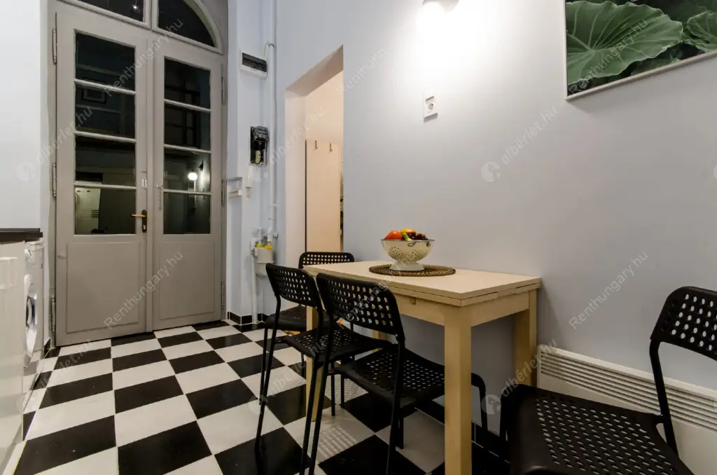 Kiadó albérlet 190000 Ft/hó áron: Budapest, VI. kerület  Jókai utca. Mérete: 26 nm, 1 szobás | Alberlet.hu - 6621903