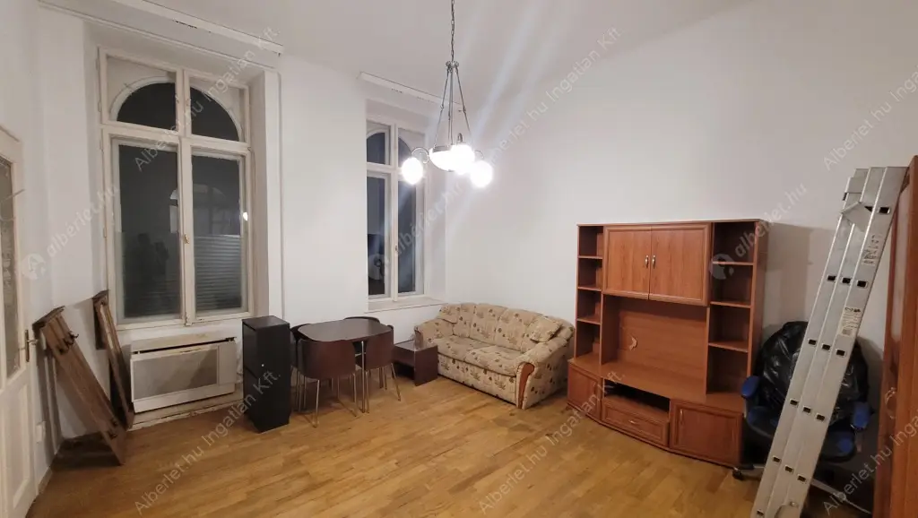 Kiadó albérlet 250000 Ft/hó áron: Budapest, VI. kerület  Jókai utca. Mérete: 36 nm, 1 szobás | Alberlet.hu - 6576745