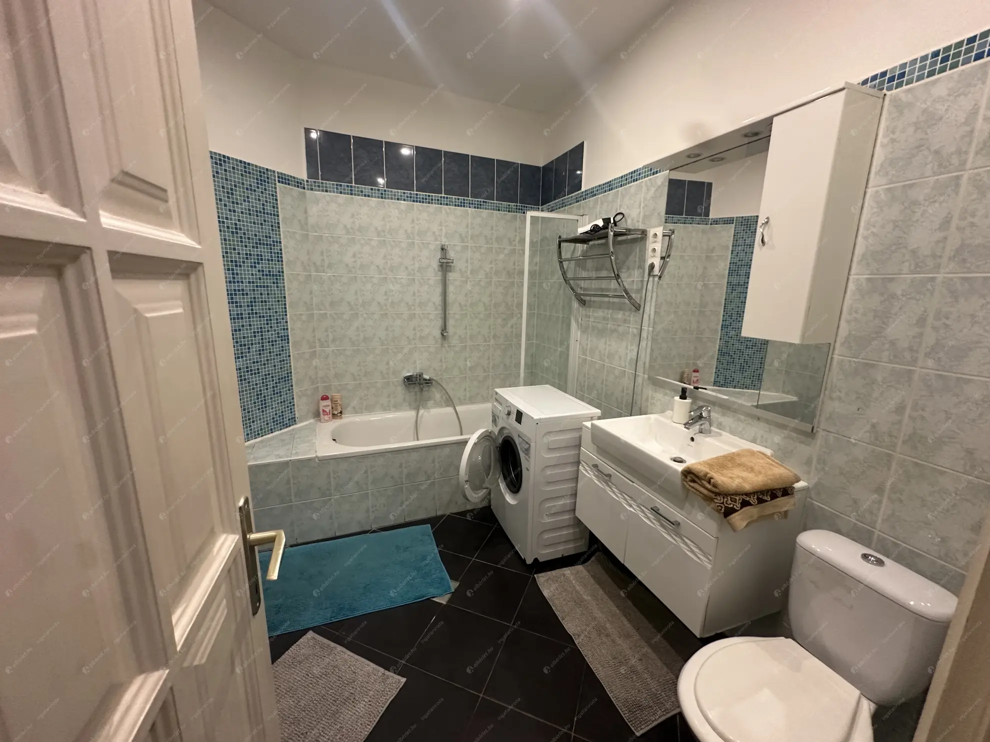 Kiadó albérlet 270000 Ft/hó áron: Budapest, VI. kerület  Jókai utca. Mérete: 46 nm, 1 szobás | Alberlet.hu - 6627280