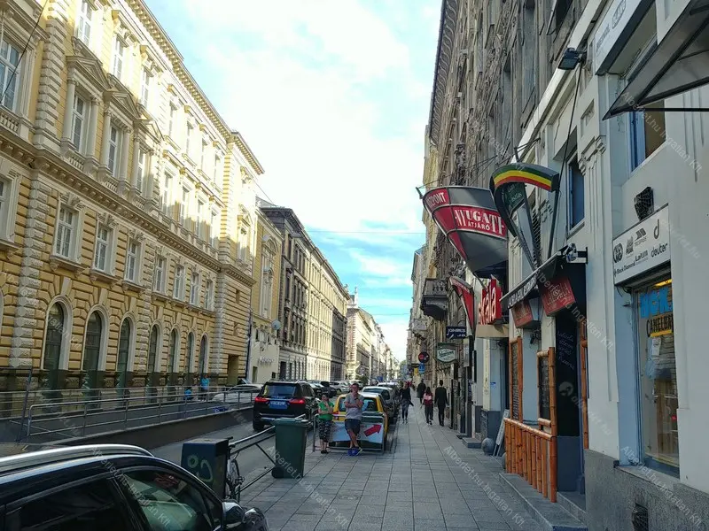 Kiadó albérlet 250000 Ft/hó áron: Budapest, VI. kerület  Jókai utca. Mérete: 50 nm, 2 szobás | Alberlet.hu - 6660803