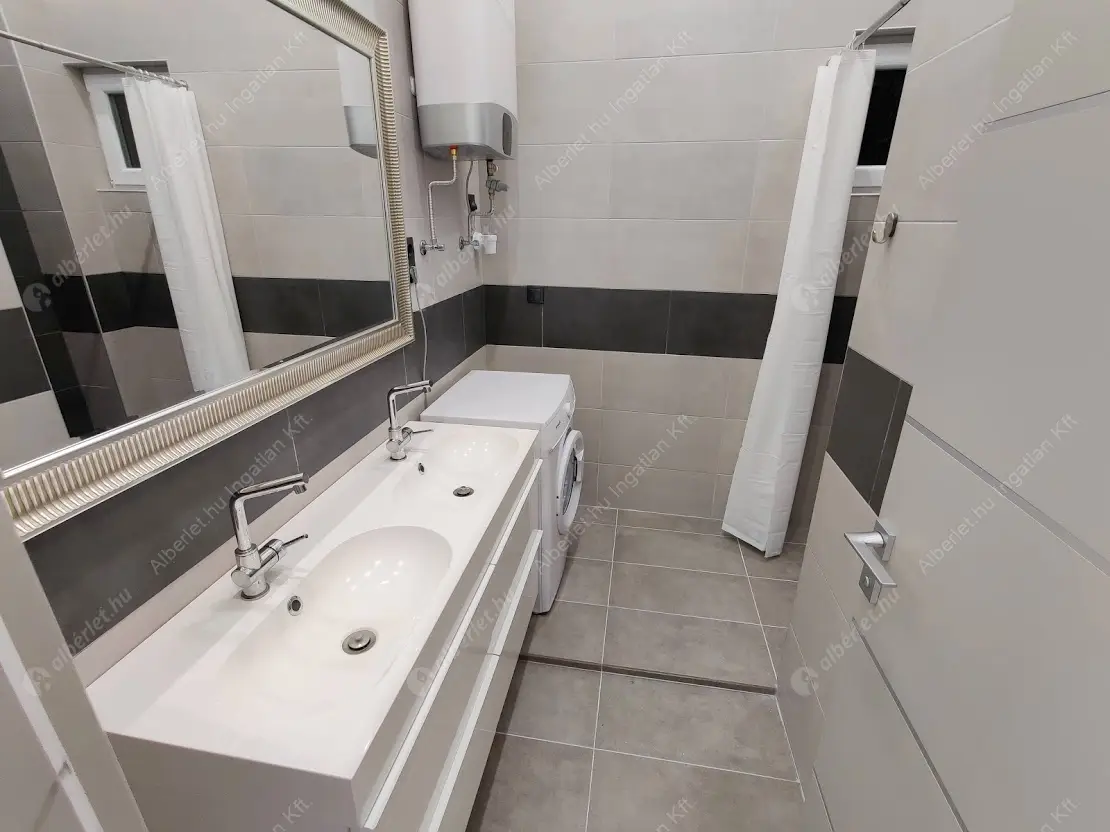 Kiadó albérlet 369000 Ft/hó áron: Budapest, VI. kerület  Jókai utca. Mérete: 60 nm, 3 szobás | Alberlet.hu - 5378683