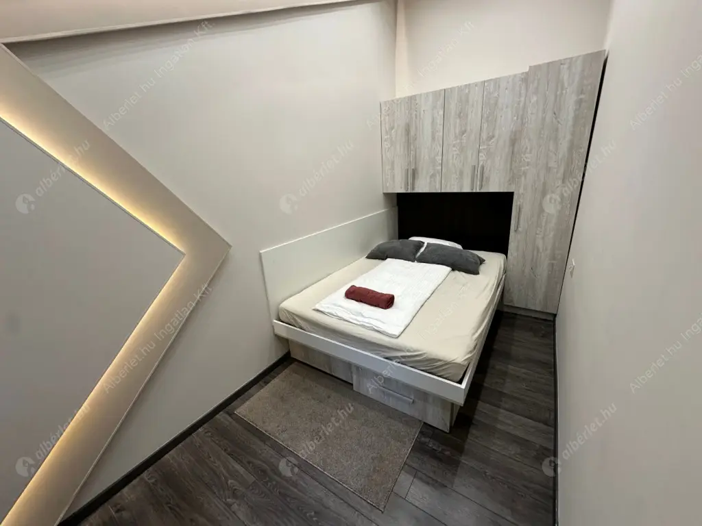 Kiadó albérlet 450000 Ft/hó áron: Budapest, VI. kerület  Jókai utca. Mérete: 66 nm, 4 szobás | Alberlet.hu - 6633404