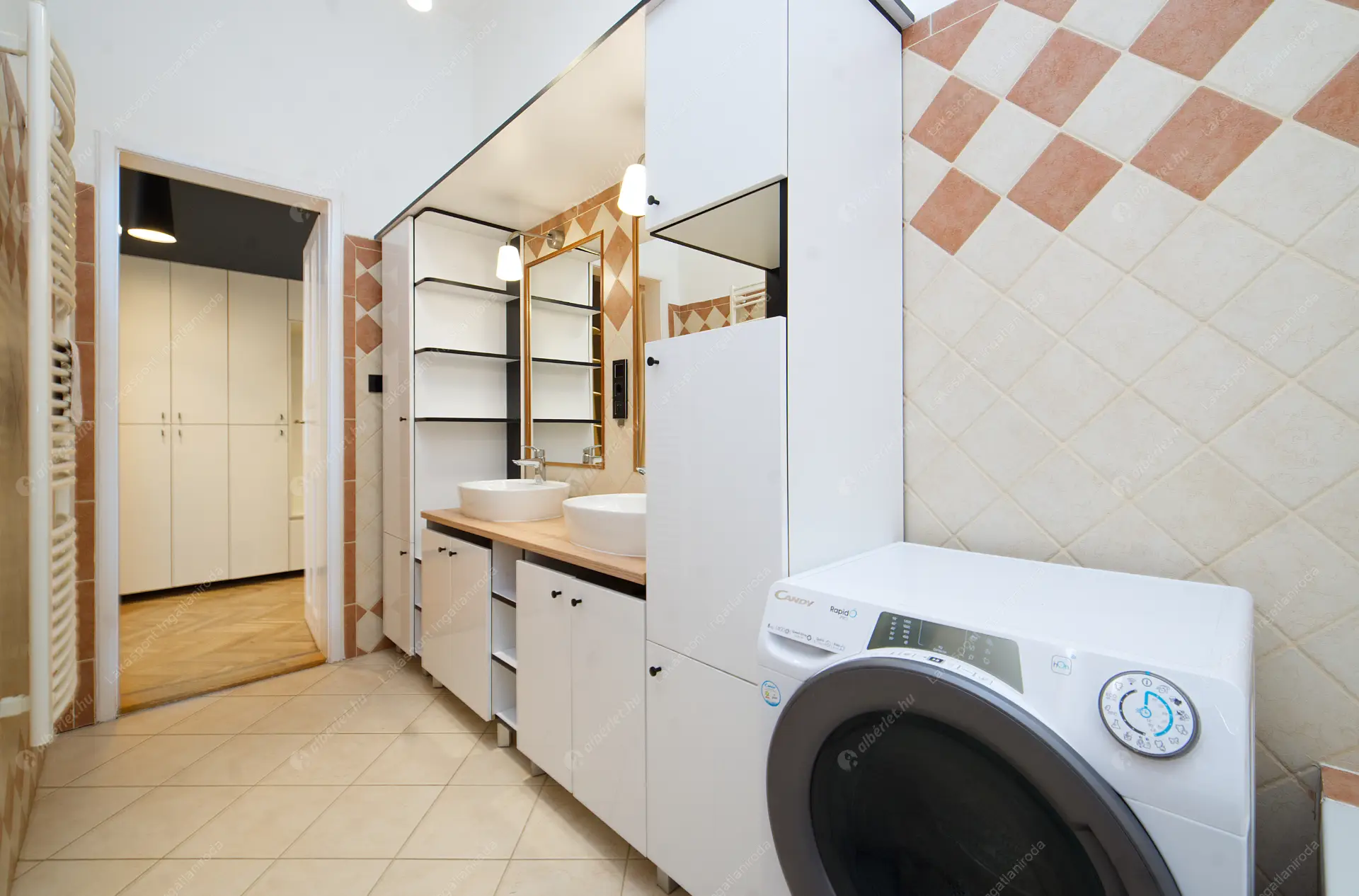 Kiadó albérlet 367000 Ft/hó áron: Budapest, VI. kerület  Jókai utca. Mérete: 91 nm, 3 szobás | Alberlet.hu - 6621555