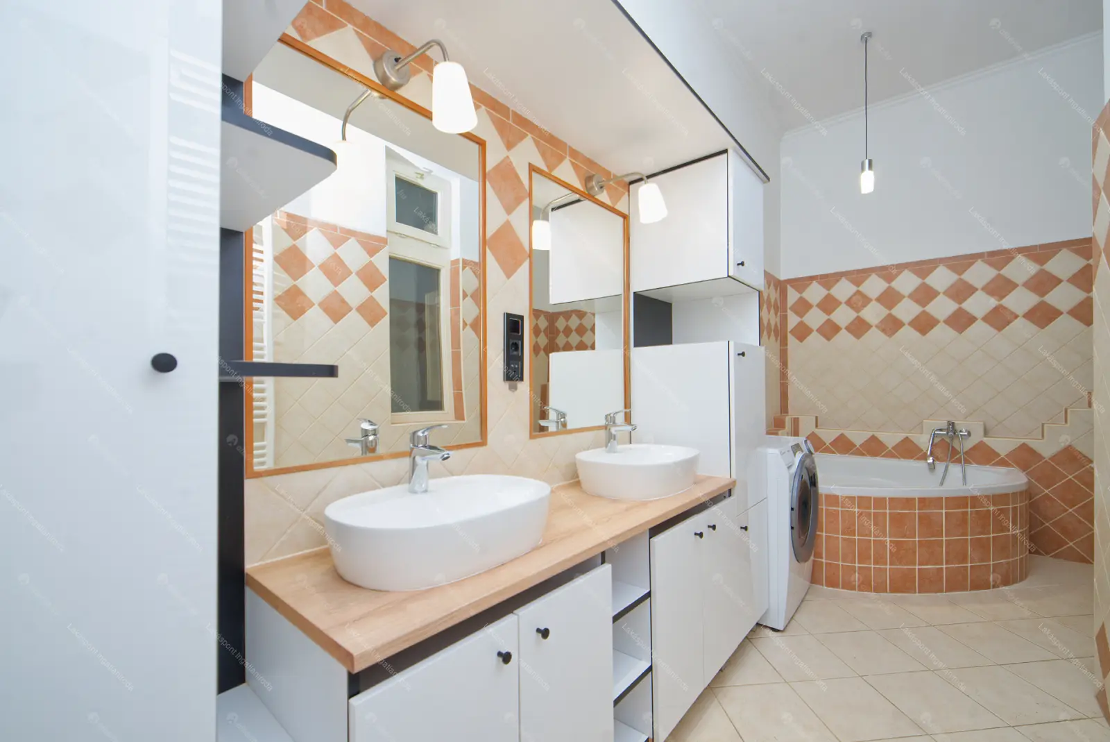 Kiadó albérlet 360000 Ft/hó áron: Budapest, VI. kerület  Jókai utca. Mérete: 91 nm, 3 szobás | Alberlet.hu - 6657398