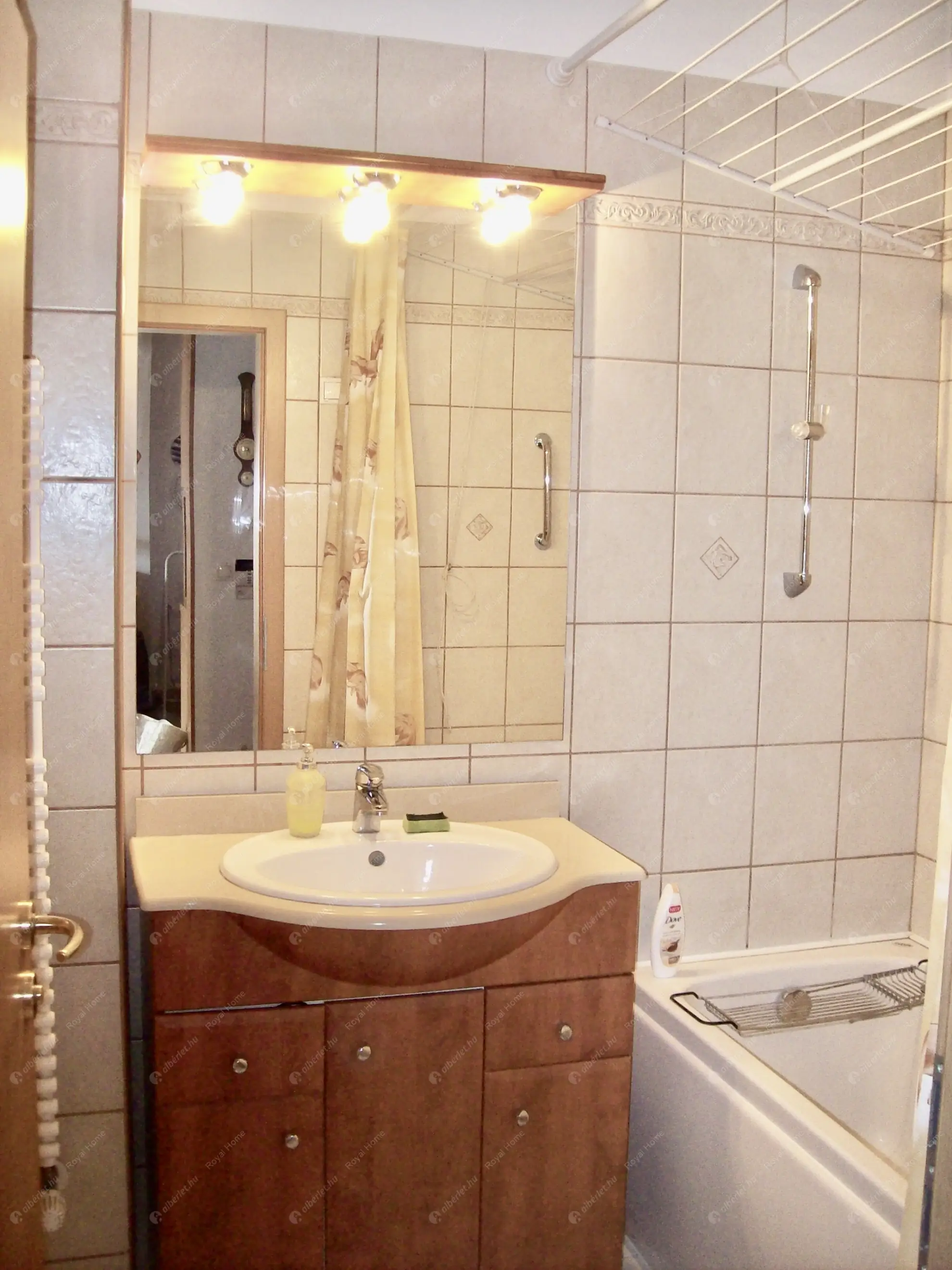 Kiadó albérlet 260000 Ft/hó áron: Budapest, VI. kerület  Káldy Gyula utca. Mérete: 45 nm, 2 szobás | Alberlet.hu - 6569452