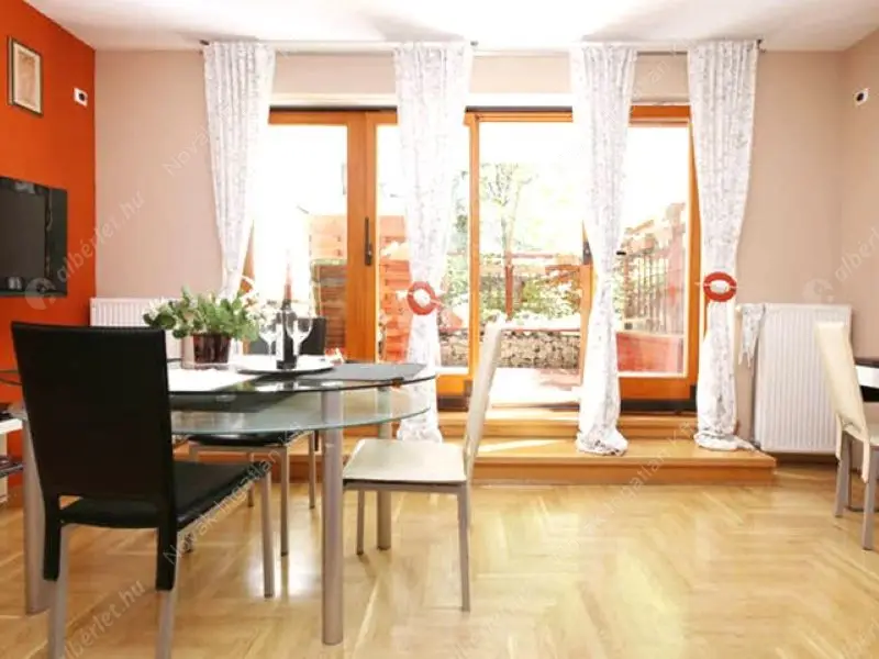 Kiadó albérlet 340000 Ft/hó áron: Budapest, VI. kerület  Káldy Gyula utca. Mérete: 51 nm, 2 szobás | Alberlet.hu - 6620885