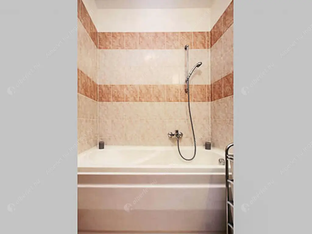 Kiadó albérlet 340000 Ft/hó áron: Budapest, VI. kerület  Káldy Gyula utca. Mérete: 51 nm, 2 szobás | Alberlet.hu - 6628885