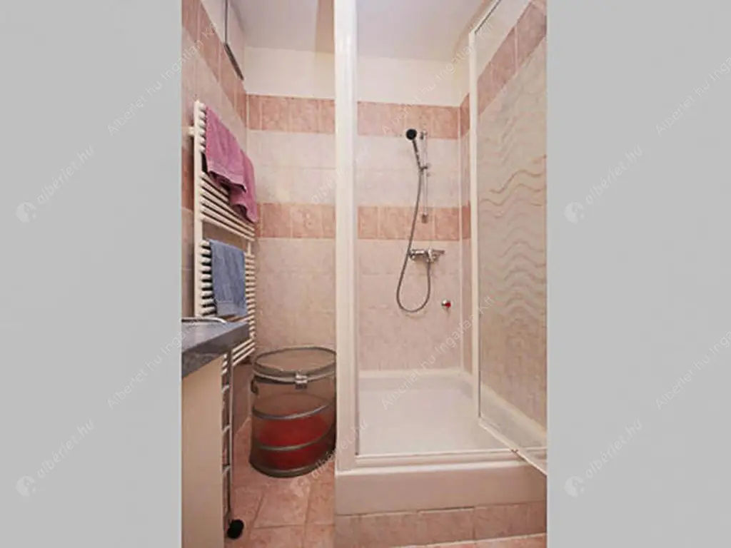 Kiadó albérlet 340000 Ft/hó áron: Budapest, VI. kerület  Káldy Gyula utca. Mérete: 51 nm, 2 szobás | Alberlet.hu - 6628886