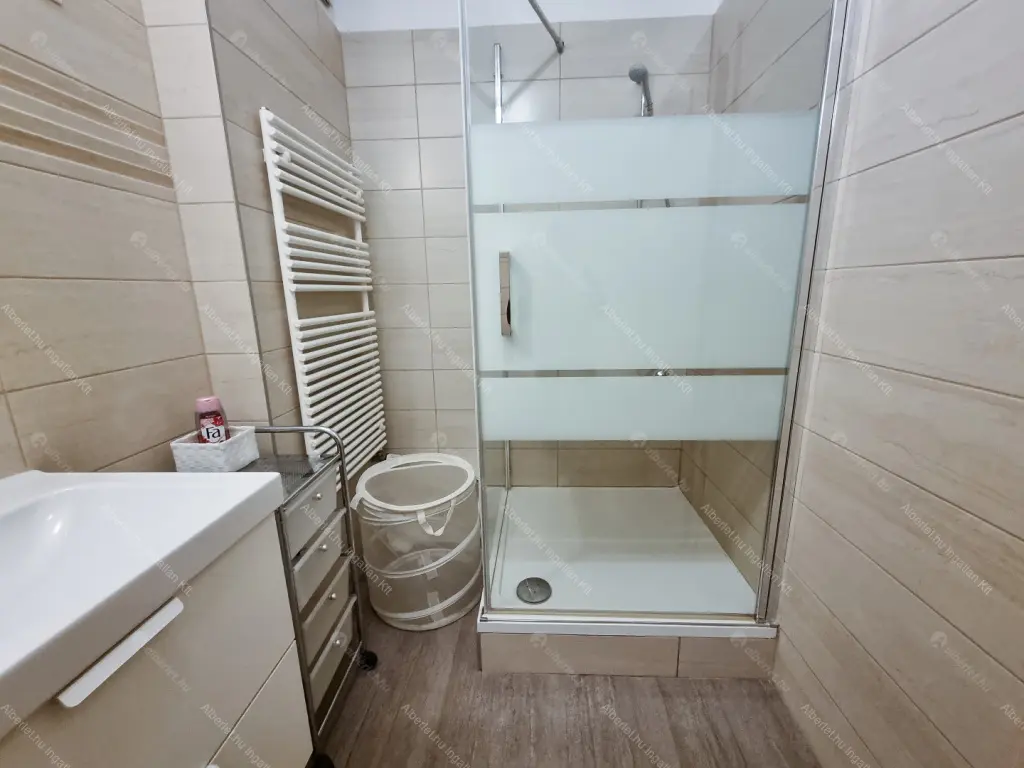 Kiadó albérlet 340000 Ft/hó áron: Budapest, VI. kerület  Káldy Gyula utca. Mérete: 51 nm, 2 szobás | Alberlet.hu - 6642978