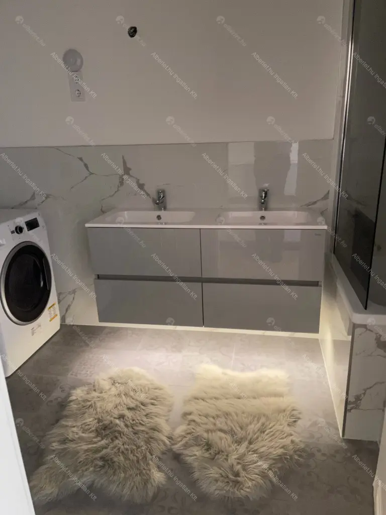 Kiadó albérlet 681000 Ft/hó áron: Budapest, VI. kerület  Káldy Gyula utca. Mérete: 80 nm, 3 szobás | Alberlet.hu - 6638451