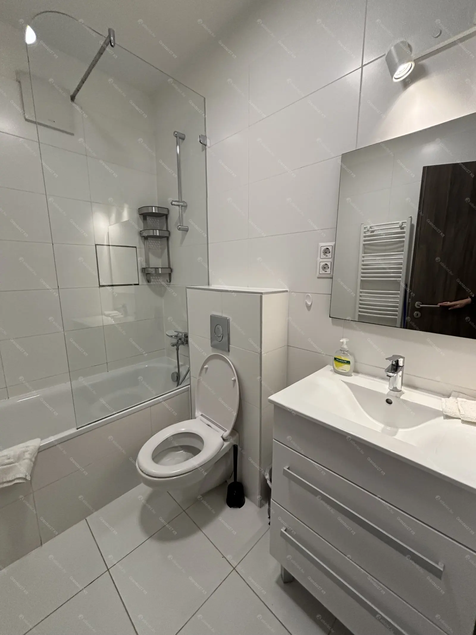 Kiadó albérlet 250000 Ft/hó áron: Budapest, VI. kerület  Király utca. Mérete: 28 nm, 1 szobás | Alberlet.hu - 6661718