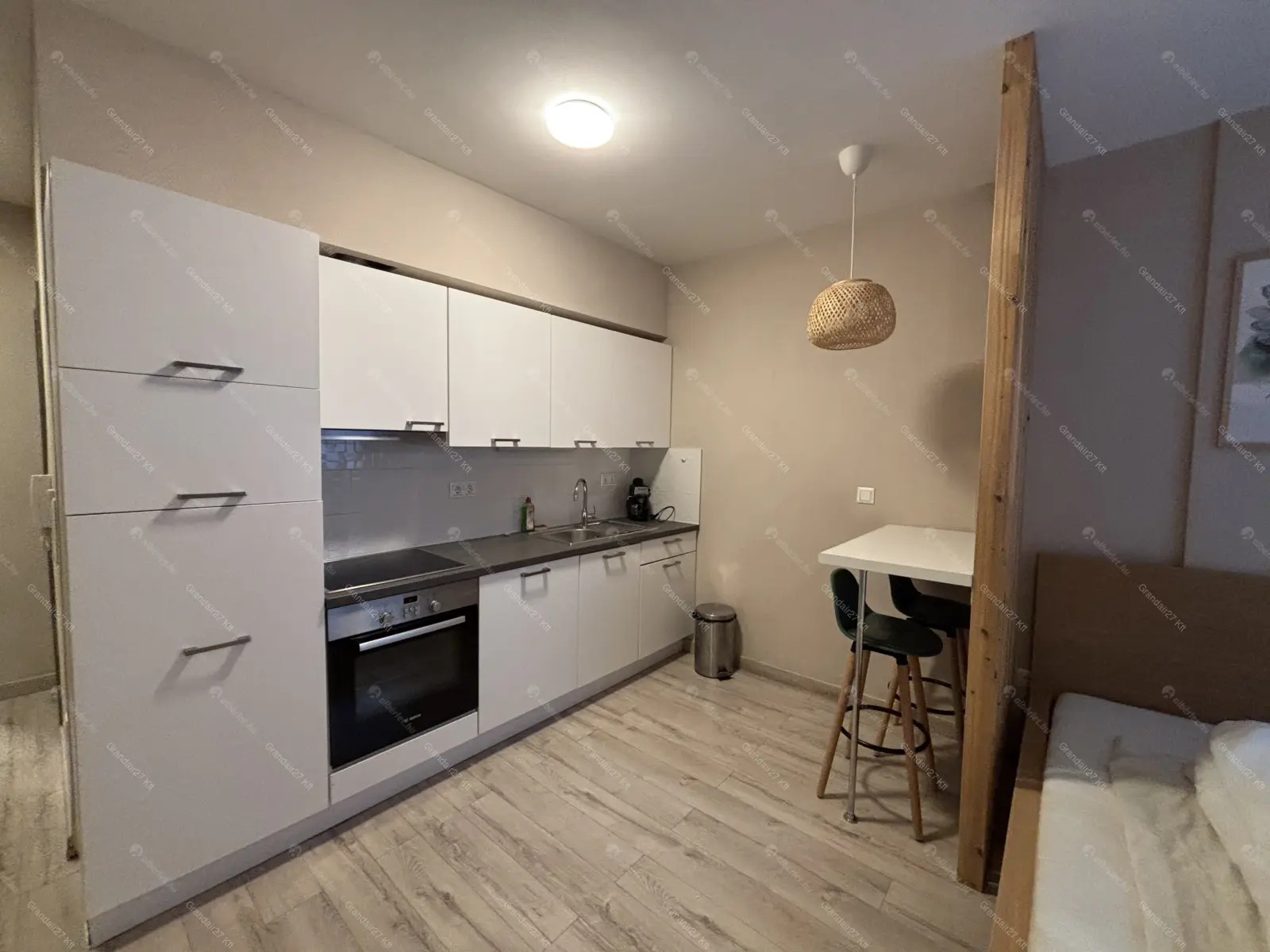 Kiadó albérlet 250000 Ft/hó áron: Budapest, VI. kerület  Király utca. Mérete: 28 nm, 1 szobás | Alberlet.hu - 6661722