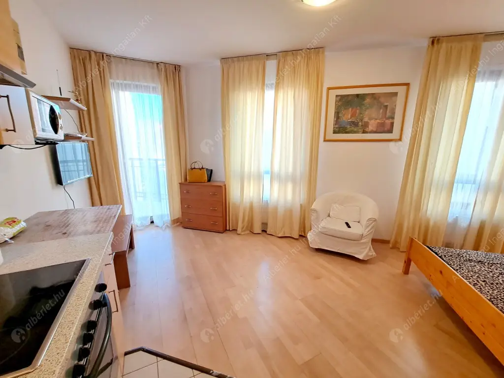 Kiadó albérlet 230000 Ft/hó áron: Budapest, VI. kerület  Király utca. Mérete: 34 nm, 1 szobás | Alberlet.hu - 6558109