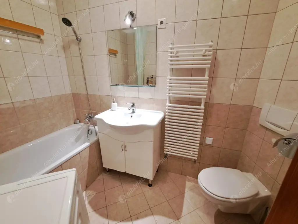 Kiadó albérlet 230000 Ft/hó áron: Budapest, VI. kerület  Király utca. Mérete: 34 nm, 1 szobás | Alberlet.hu - 6558115