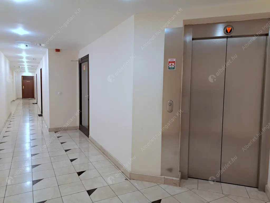 Kiadó albérlet 230000 Ft/hó áron: Budapest, VI. kerület  Király utca. Mérete: 34 nm, 1 szobás | Alberlet.hu - 6558121