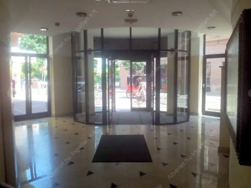 Kiadó albérlet 230000 Ft/hó áron: Budapest, VI. kerület  Király utca. Mérete: 34 nm, 1 szobás | Alberlet.hu - 6558127