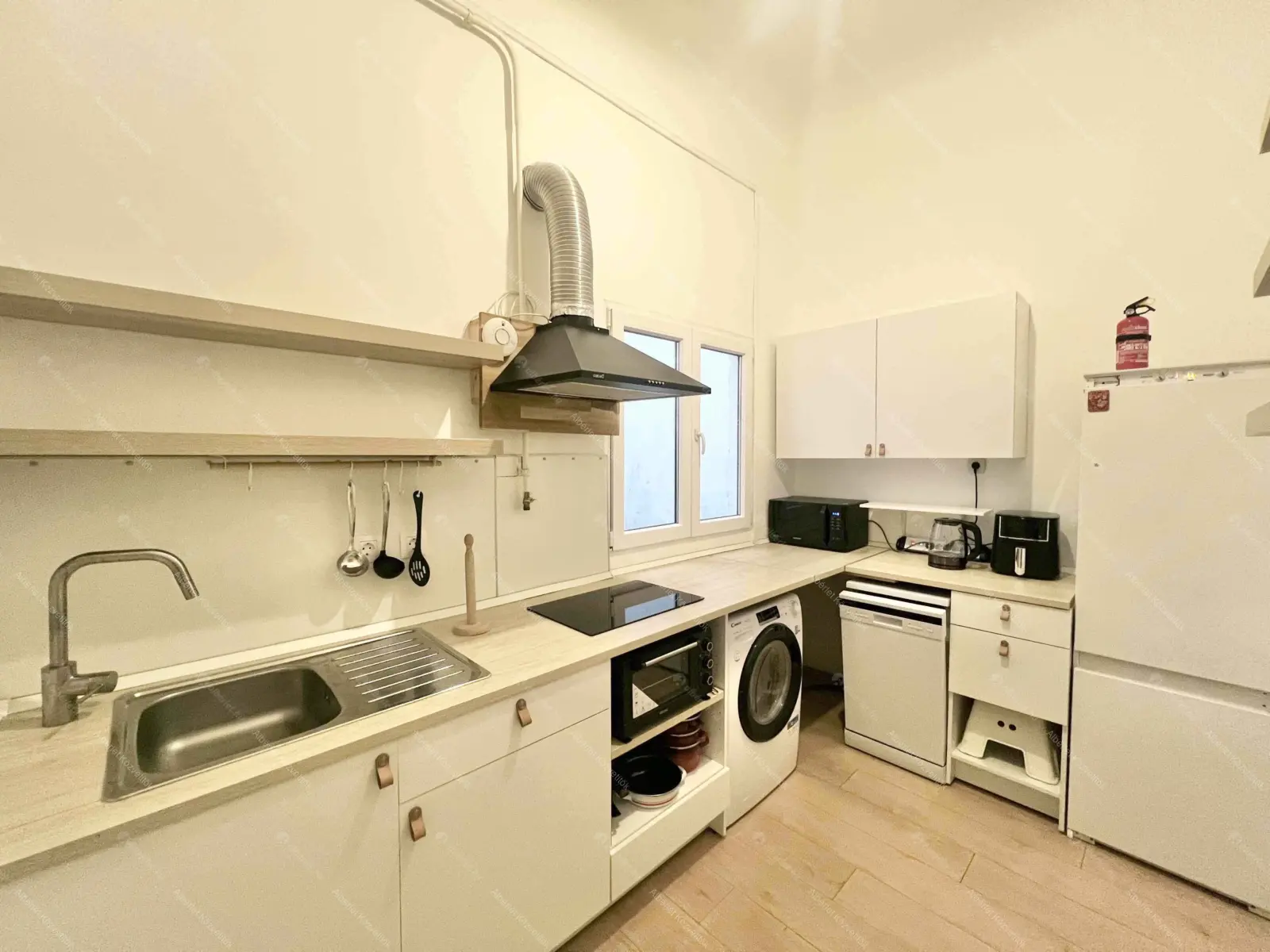 Kiadó albérlet 200000 Ft/hó áron: Budapest, VI. kerület  Király utca. Mérete: 36 nm, 1 szobás | Alberlet.hu - 6662390