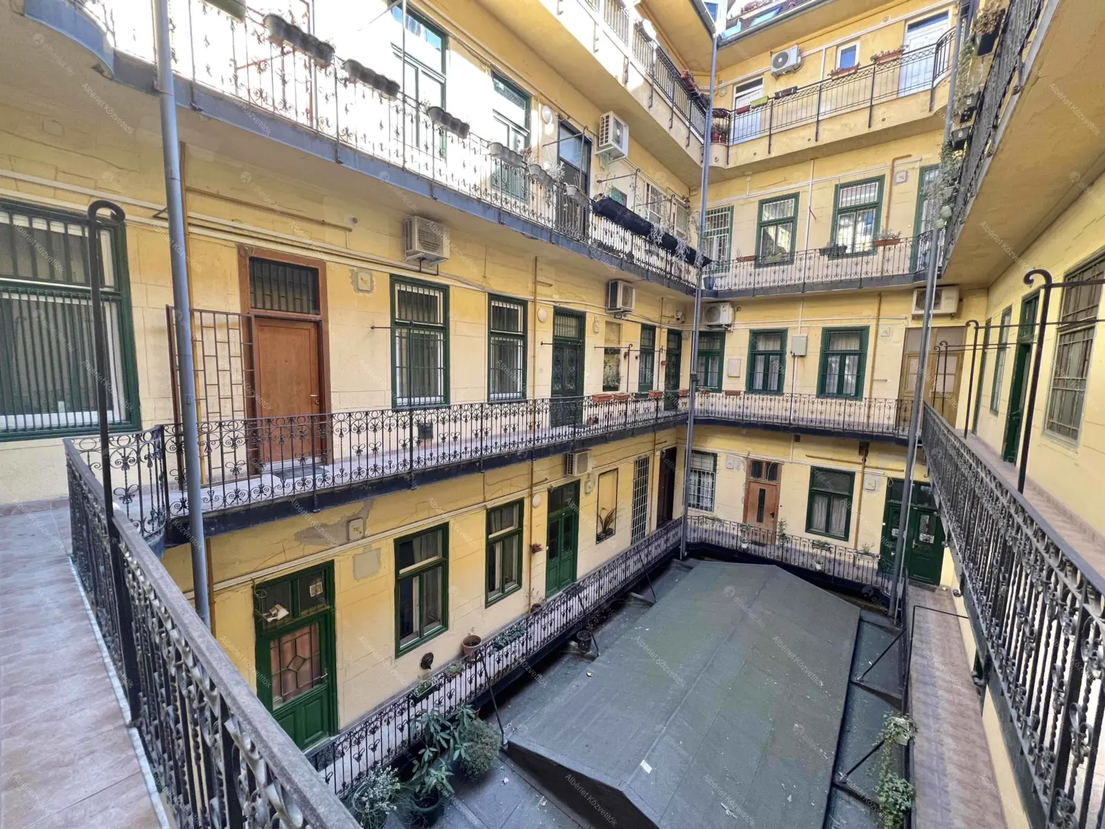 Kiadó albérlet 200000 Ft/hó áron: Budapest, VI. kerület  Király utca. Mérete: 36 nm, 1 szobás | Alberlet.hu - 6662391