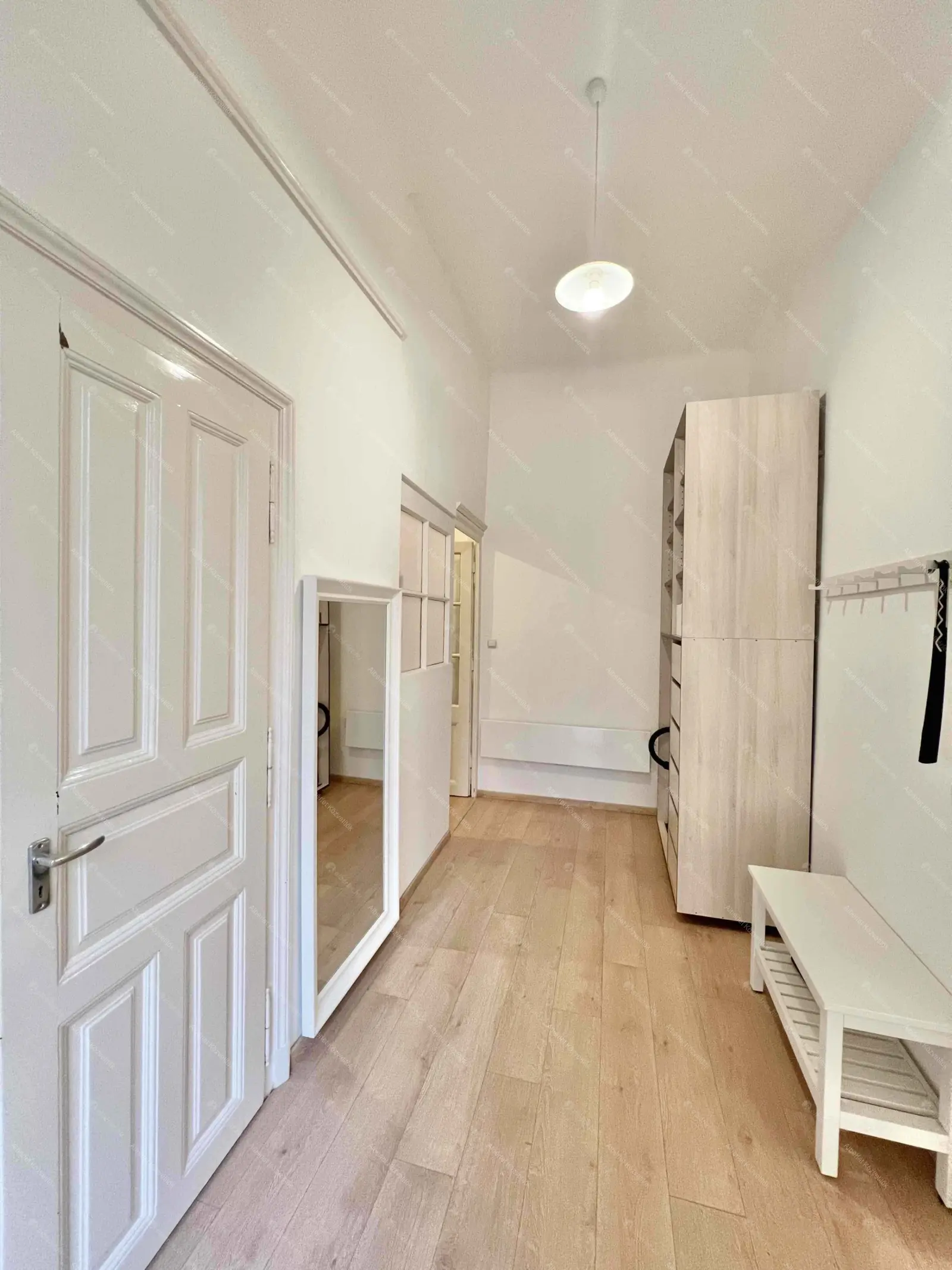 Kiadó albérlet 200000 Ft/hó áron: Budapest, VI. kerület  Király utca. Mérete: 36 nm, 1 szobás | Alberlet.hu - 6662400