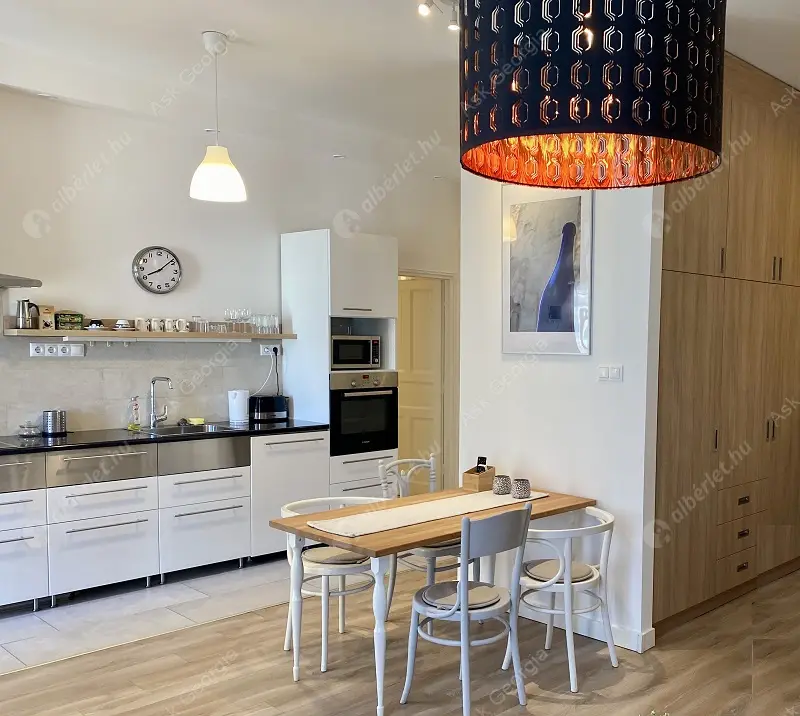 Kiadó albérlet 250000 Ft/hó áron: Budapest, VI. kerület  Király utca. Mérete: 45 nm, 1 szobás | Alberlet.hu - 6631917