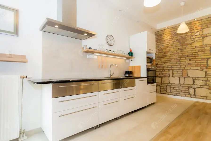 Kiadó albérlet 250000 Ft/hó áron: Budapest, VI. kerület  Király utca. Mérete: 45 nm, 1 szobás | Alberlet.hu - 6631924