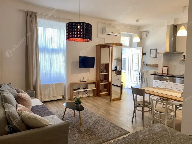 Kiadó albérlet 250000 Ft/hó áron: Budapest, VI. kerület  Király utca. Mérete: 45 nm, 1 szobás | Alberlet.hu - 6631933