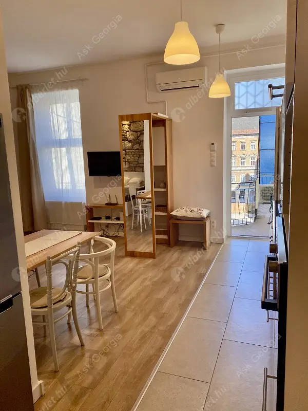 Kiadó albérlet 250000 Ft/hó áron: Budapest, VI. kerület  Király utca. Mérete: 45 nm, 1 szobás | Alberlet.hu - 6631936