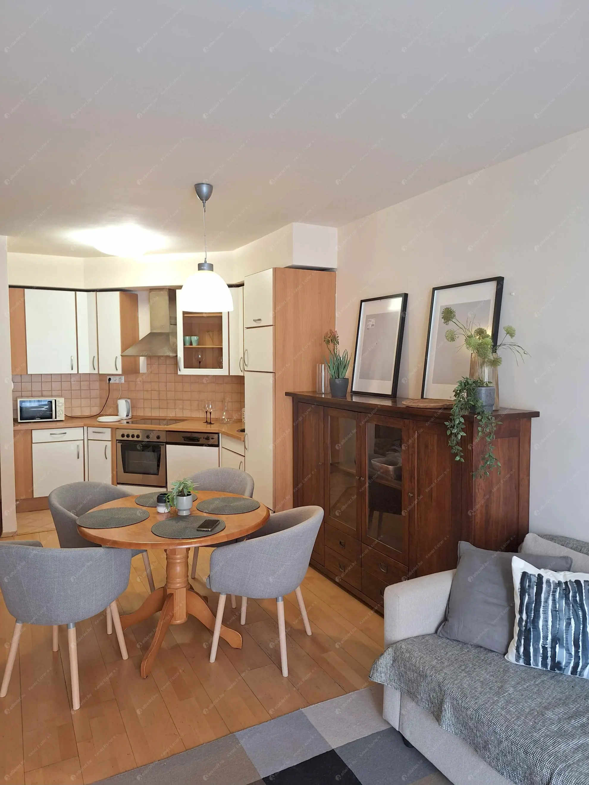 Kiadó albérlet 300000 Ft/hó áron: Budapest, VI. kerület  Király utca. Mérete: 60 nm, 2 szobás | Alberlet.hu - 6592065