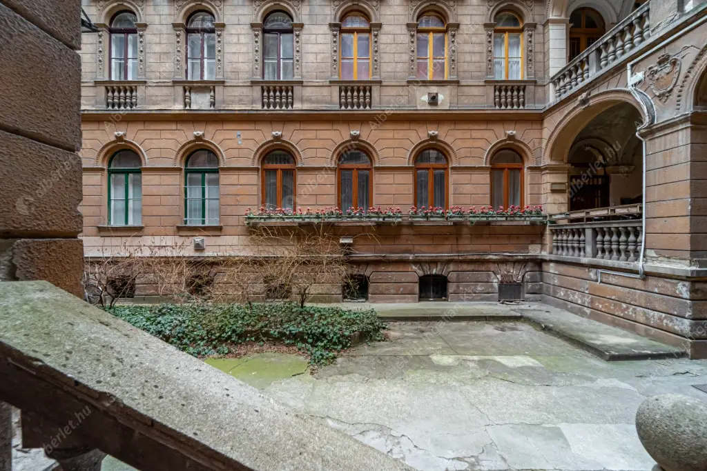 Kiadó albérlet 310000 Ft/hó áron: Budapest, VI. kerület  Király utca. Mérete: 61 nm, 2 szobás | Alberlet.hu - 6598048