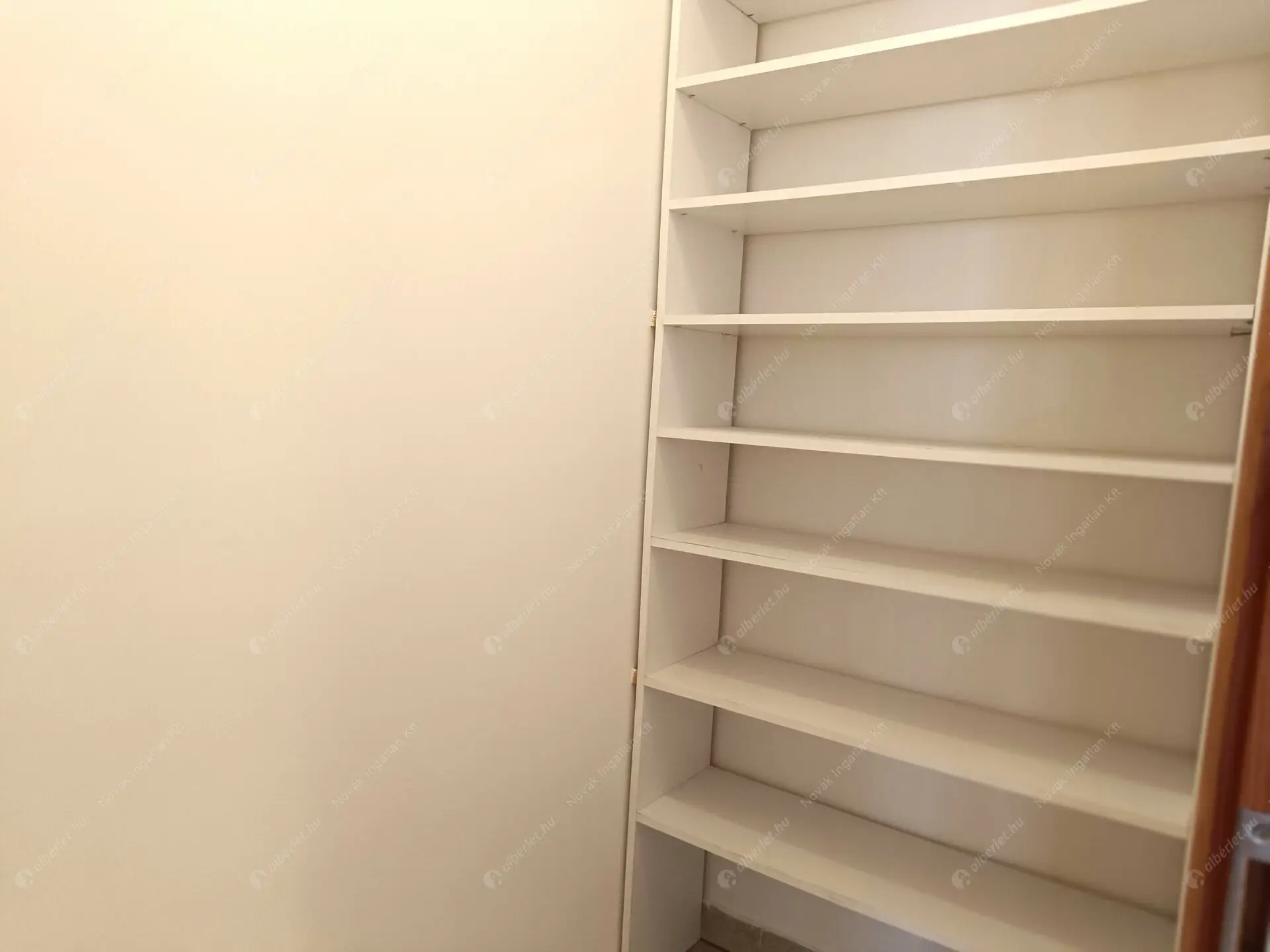 Kiadó albérlet 280000 Ft/hó áron: Budapest, VI. kerület  Király utca. Mérete: 62 nm, 2 szobás | Alberlet.hu - 6477674