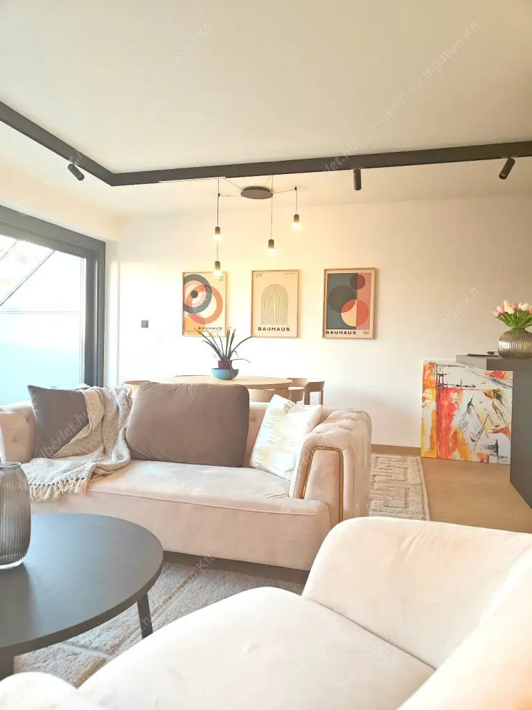 Kiadó albérlet 694000 Ft/hó áron: Budapest, VI. kerület  Király utca. Mérete: 67 nm, 2 szobás | Alberlet.hu - 6574834