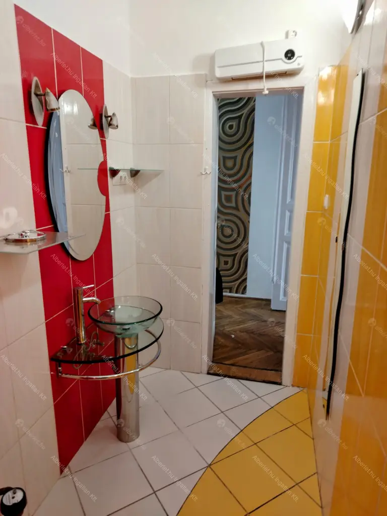 Kiadó albérlet 260000 Ft/hó áron: Budapest, VI. kerület  Király utca. Mérete: 68 nm, 2 szobás | Alberlet.hu - 6691002