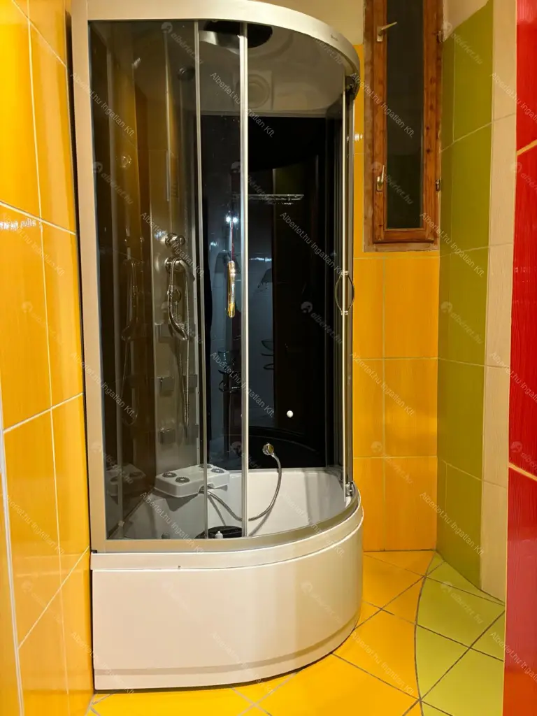 Kiadó albérlet 260000 Ft/hó áron: Budapest, VI. kerület  Király utca. Mérete: 68 nm, 2 szobás | Alberlet.hu - 6691007