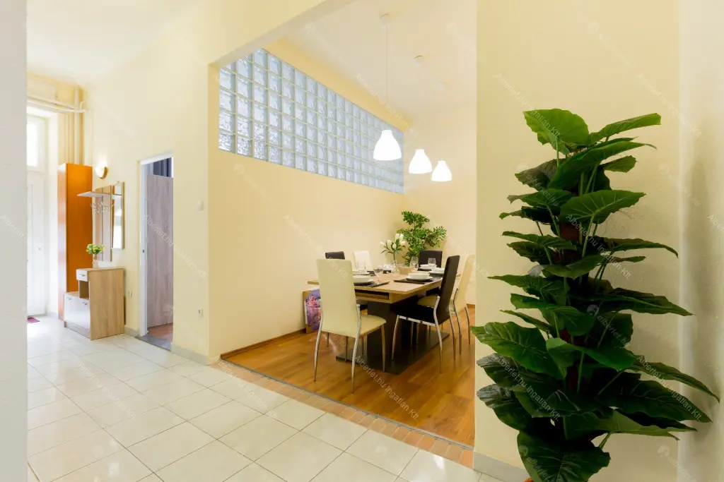 Kiadó albérlet 390000 Ft/hó áron: Budapest, VI. kerület  Király utca. Mérete: 71 nm, 3 szobás | Alberlet.hu - 6673091