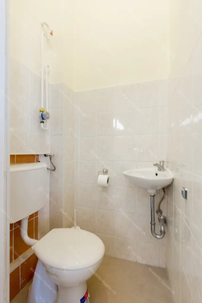 Kiadó albérlet 390000 Ft/hó áron: Budapest, VI. kerület  Király utca. Mérete: 71 nm, 3 szobás | Alberlet.hu - 6673579