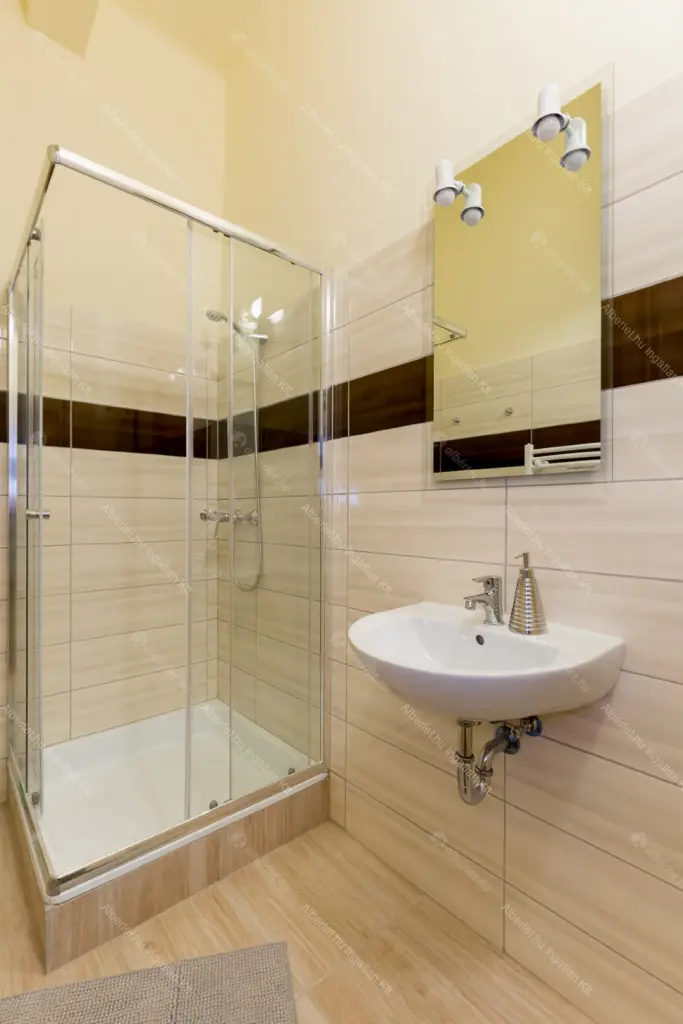 Kiadó albérlet 390000 Ft/hó áron: Budapest, VI. kerület  Király utca. Mérete: 71 nm, 3 szobás | Alberlet.hu - 6673586