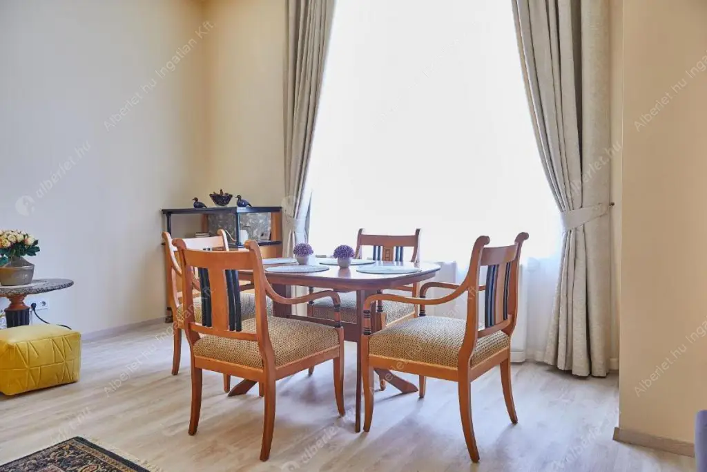 Kiadó albérlet 530000 Ft/hó áron: Budapest, VI. kerület  Király utca. Mérete: 74 nm, 2 szobás | Alberlet.hu - 6629176