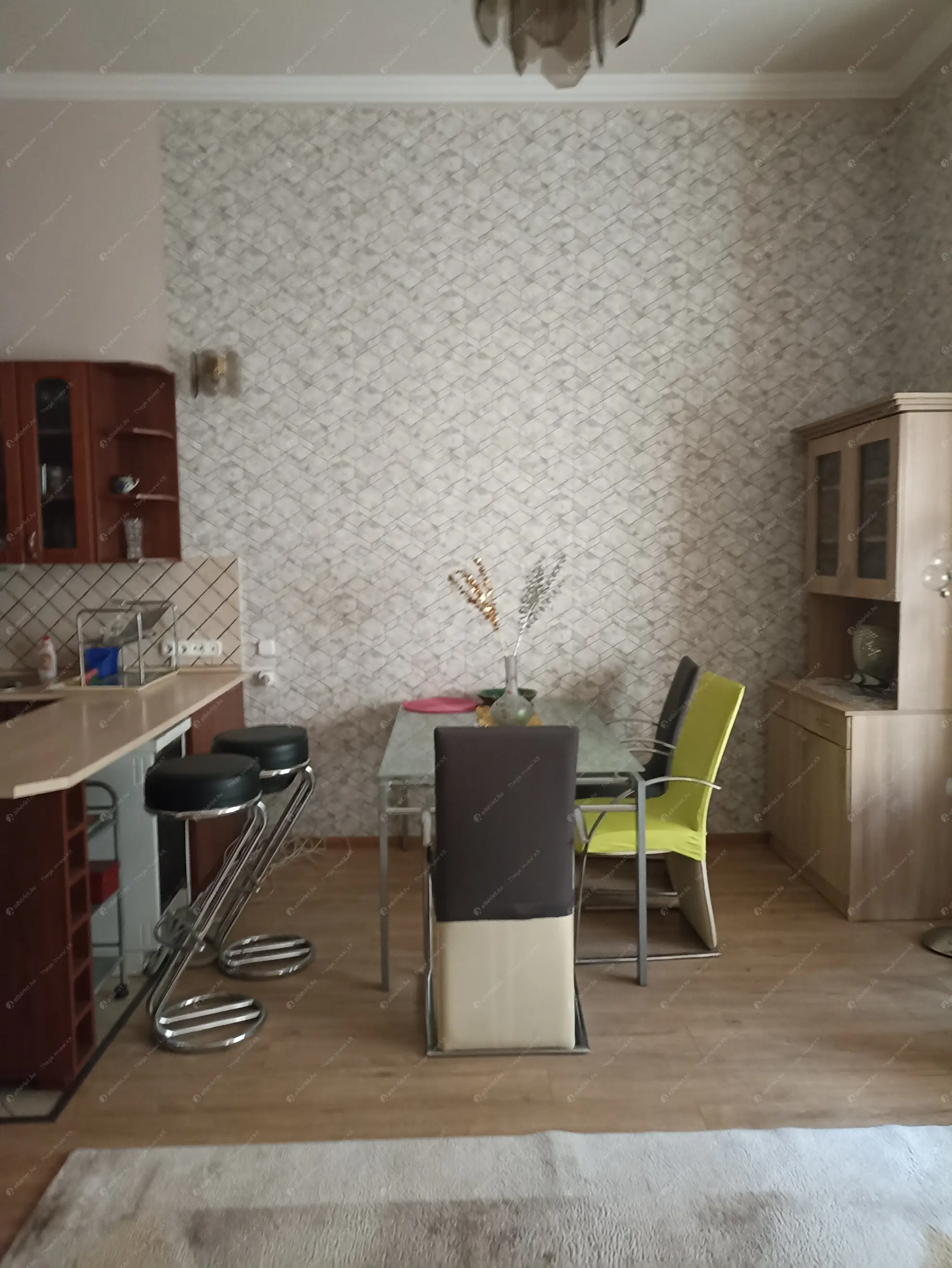 Kiadó albérlet 300000 Ft/hó áron: Budapest, VI. kerület  Király utca. Mérete: 76 nm, 3 szobás | Alberlet.hu - 6610126