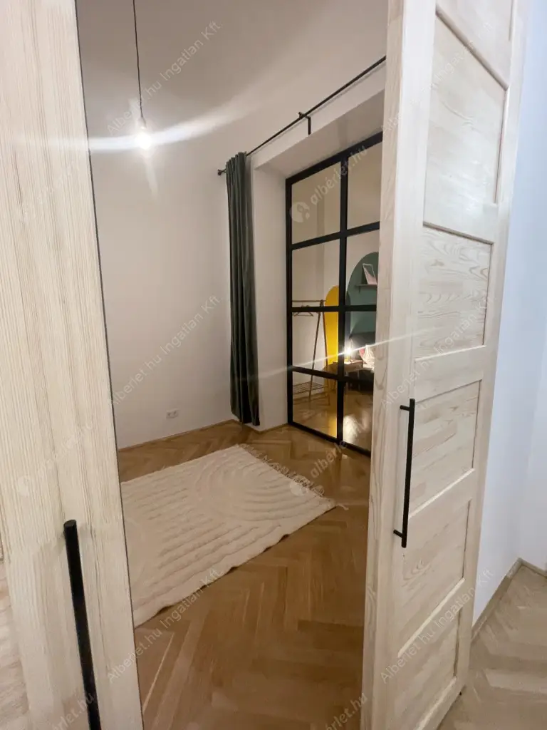 Kiadó albérlet 550000 Ft/hó áron: Budapest, VI. kerület  Király utca. Mérete: 80 nm, 3 szobás | Alberlet.hu - 6518871